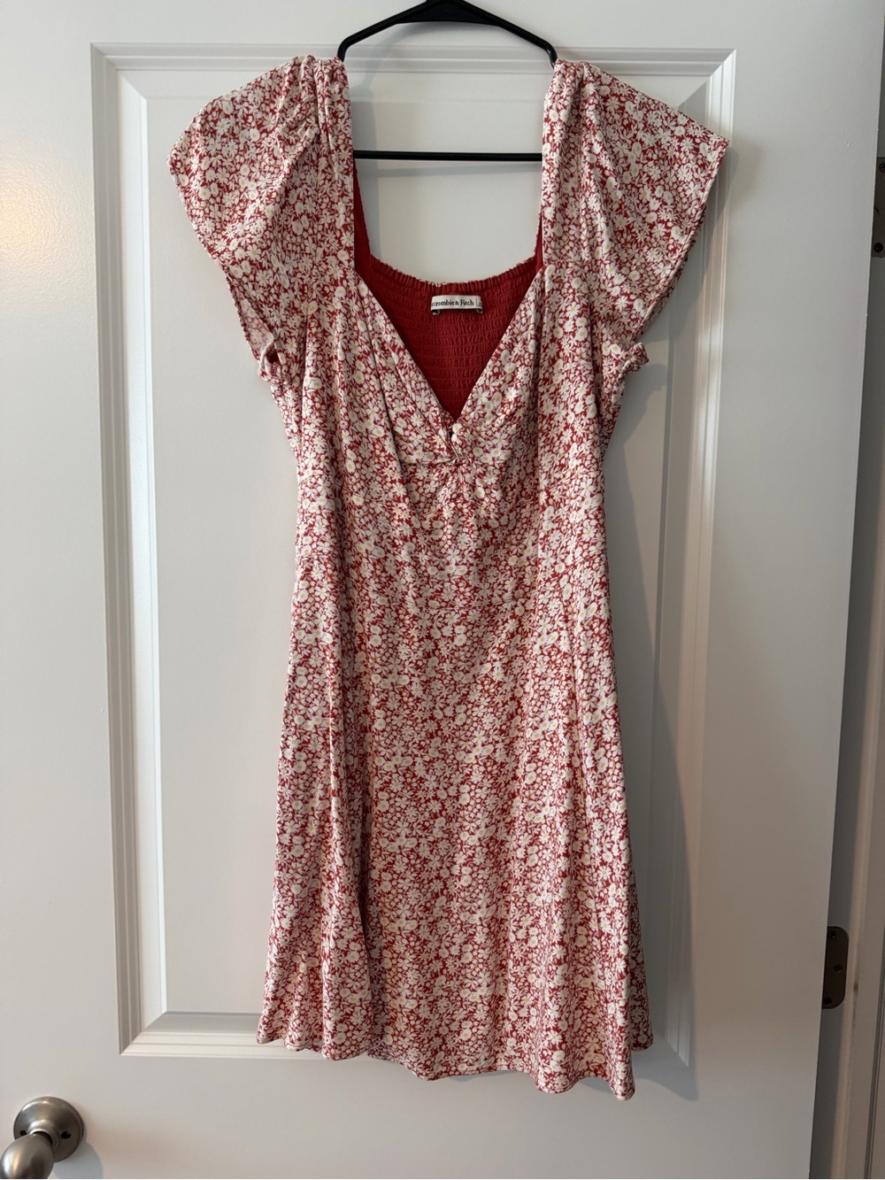 Abercrombie & Fitch Red and Cream Floral V‑Neck Mini Dress
